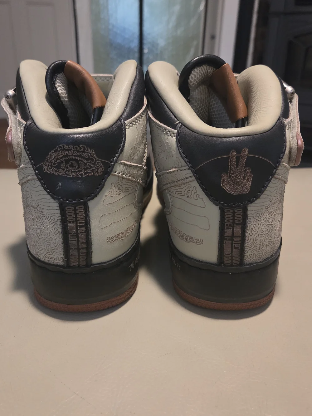 Nike Air Force 1 Mid 'Inside Out Laser' Size 10